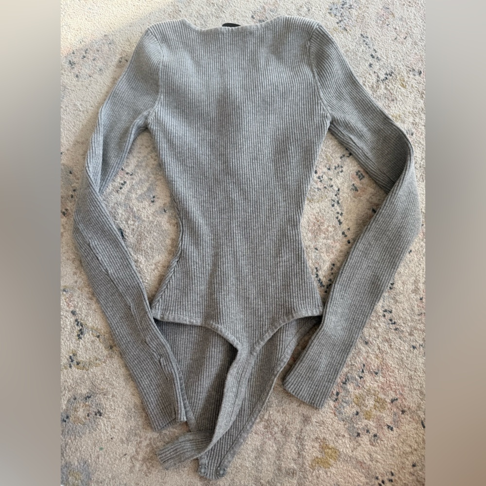 Hera Collection Gray Ribbed Long Sleeve stretchy - Picture 5 of 5